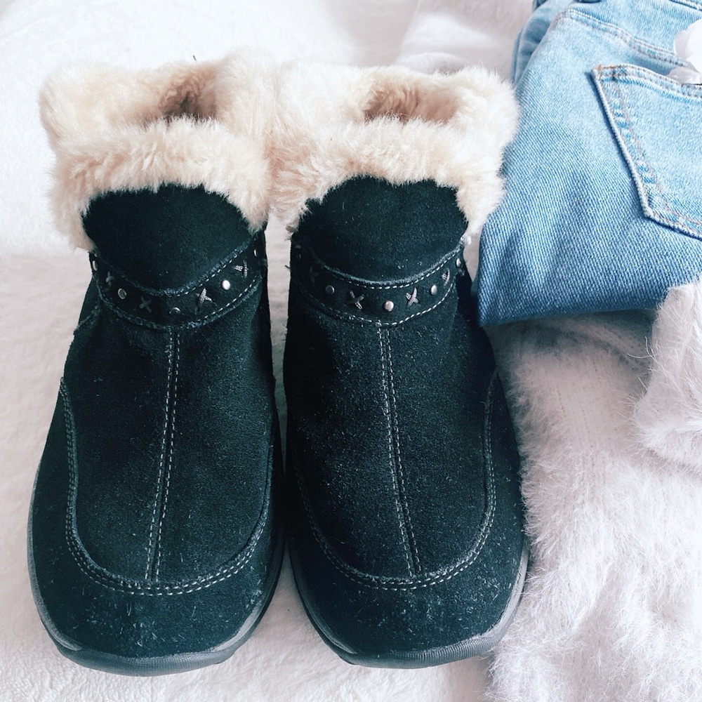 Easy Spirit Esserra black suede faux fur booties